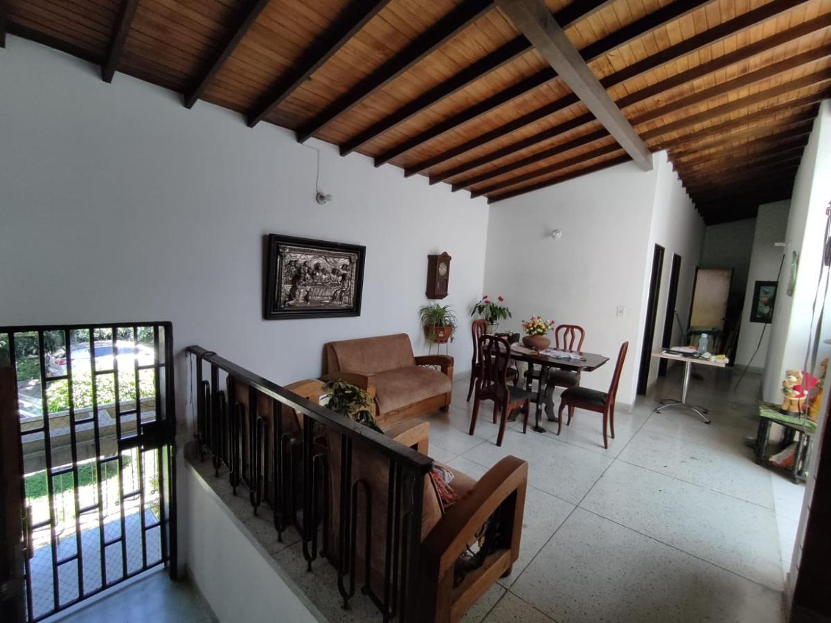 Casa Familiar Homestay Medellin