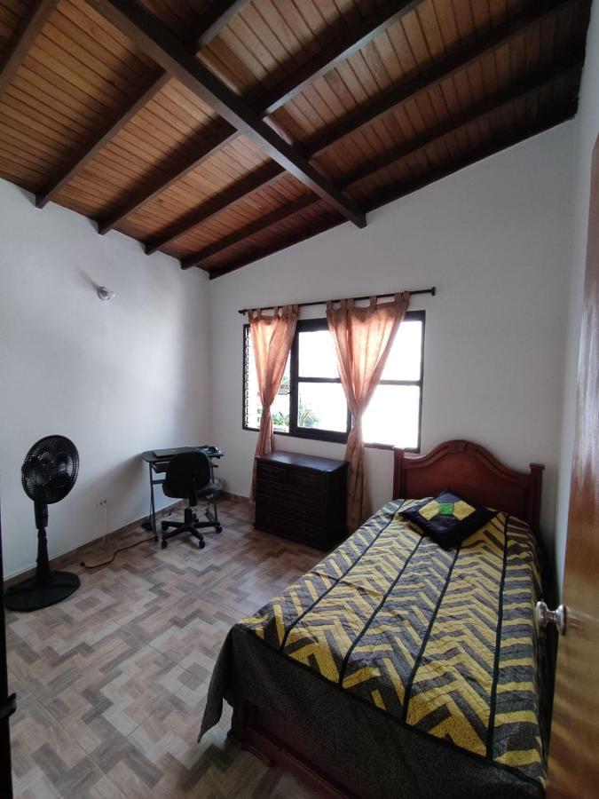 Casa Familiar